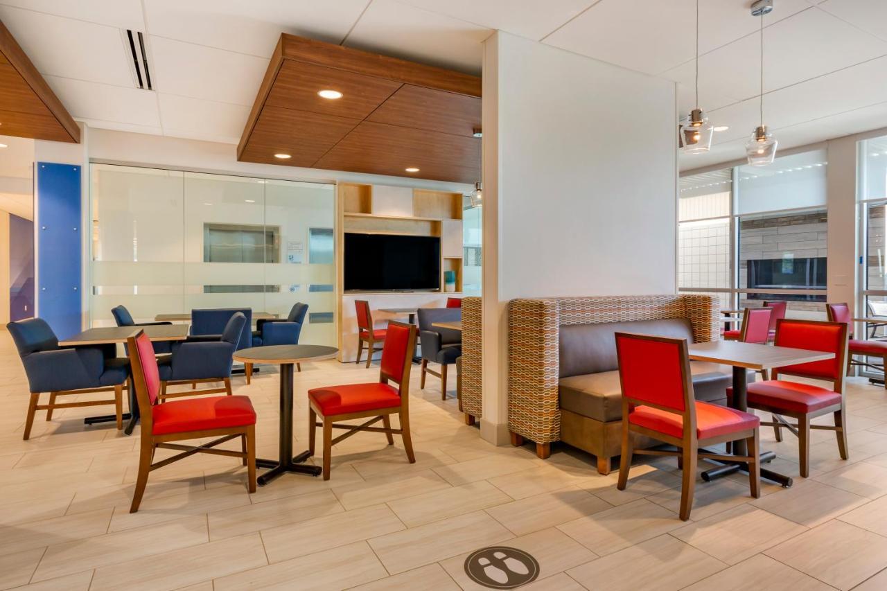 Holiday Inn Express & Suites - Phoenix Dwtn - State Capitol By Ihg Екстер'єр фото